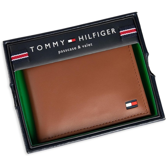 Tommy Hilfiger Men's Passcase Wallet with Removable ID Window LEATHER - Picture 1 of 8
